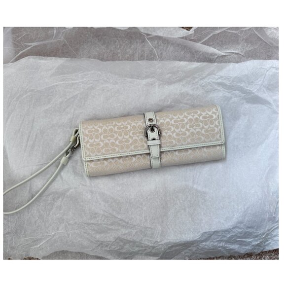 Coach Ivory Long Wallet Wristlet - Picture 3 of 11